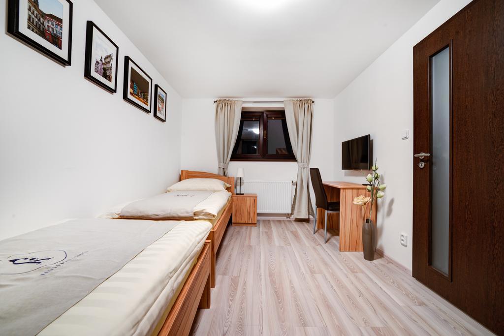 Penzion Kralovska Cesta Бърно Стая снимка
